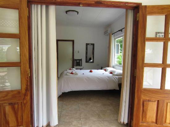 Paodise Guesthouse Диг Екстериор снимка